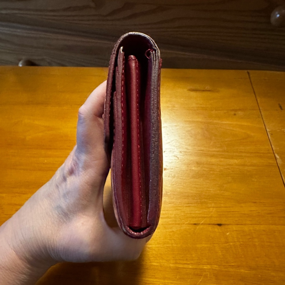 Louis Vuitton Red Vernis Leather Sarah Wallet - Picture 5 of 12
